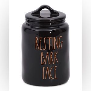 RAE DUNN
Large Resting Bark Face Canister